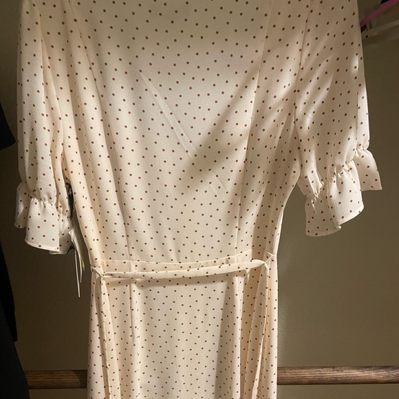 Puff sleeve midi dress in cream and brown polka dots - Picture 7 of 8